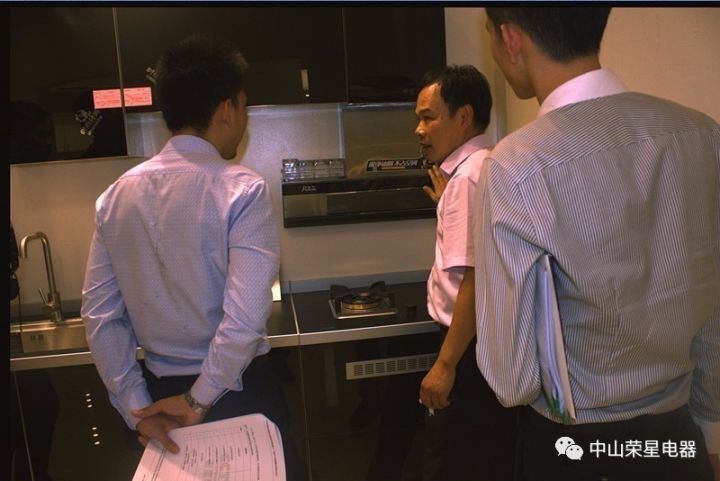國內(nèi)油煙機發(fā)展史 榮星品牌廚電招商創(chuàng)新第四代